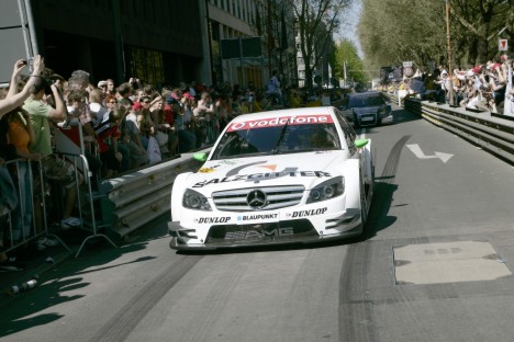 Overborgmester Joachim Erwin i Jamie Greens DTM racer